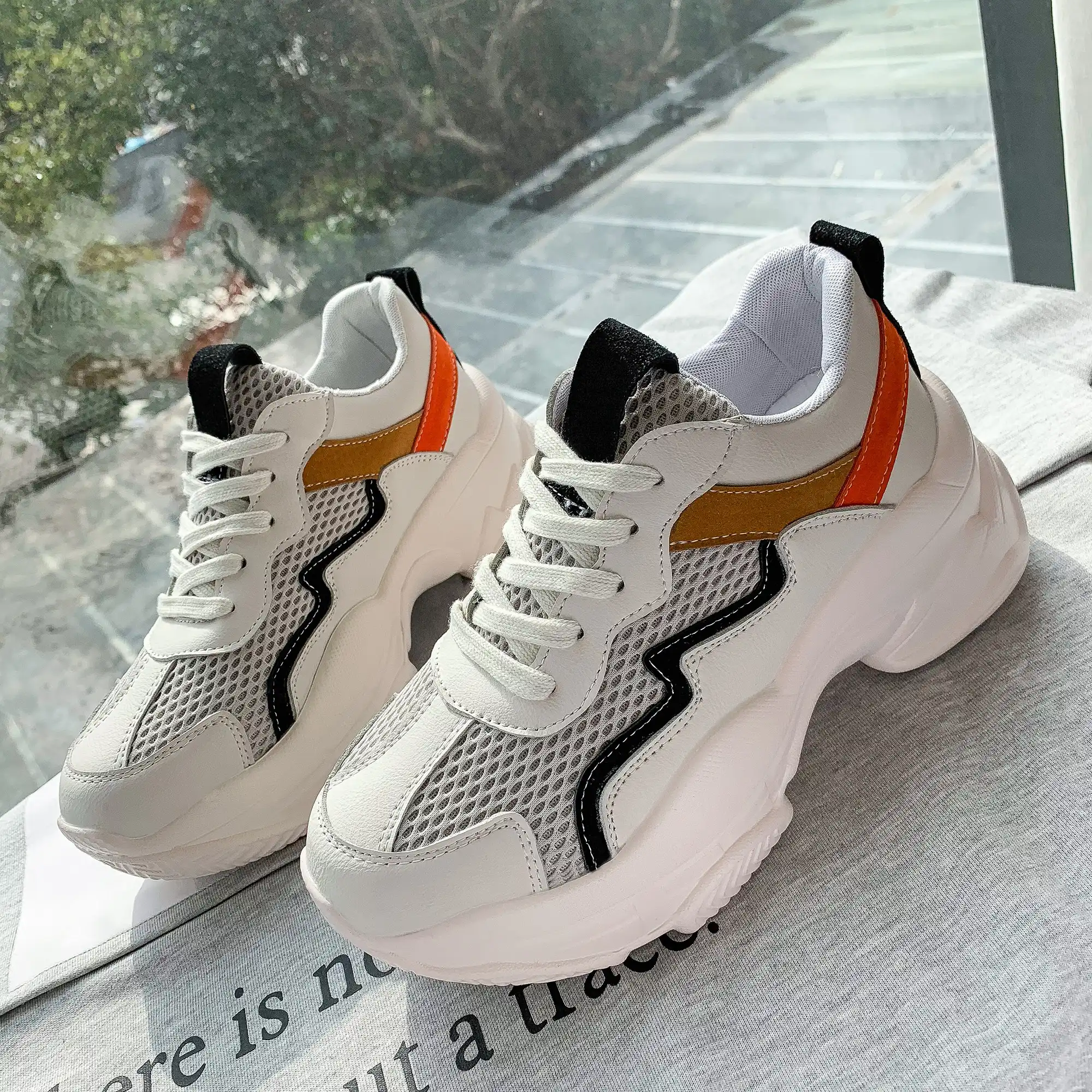 trendy tennis shoes 2019