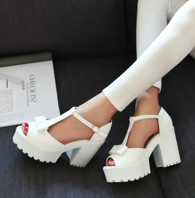 sandals for thick feet