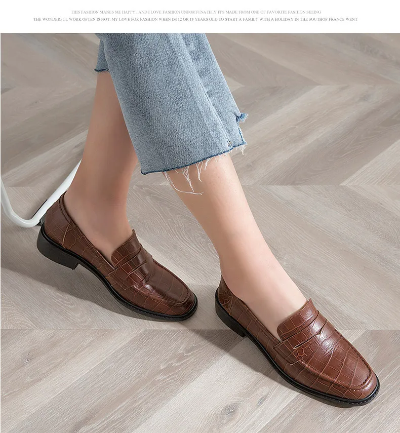 de vento britânico, sapatos de couro único de pedra em relevo
