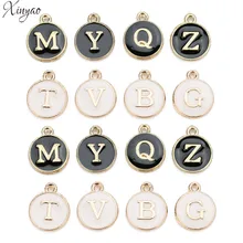 XINYAO – breloques Alphabet initiales en métal et émail, 26 pièces, 12x14mm, couleur rose blanc, pendentif, pour la fabrication de bijoux de Bracelet, Diy
