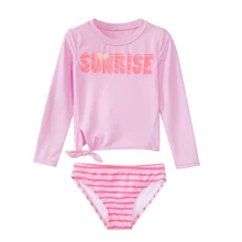 Детский купальный костюм для девочек из двух предметов, купальник для девочек, розовая футболка с длинными рукавами комплект из двух предметов, купальник с принтом алфавита; сезон лето костюм для серфинга
