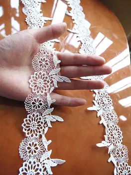 

wedding decoration off white lace trim with daisy flowersDG054 10yards