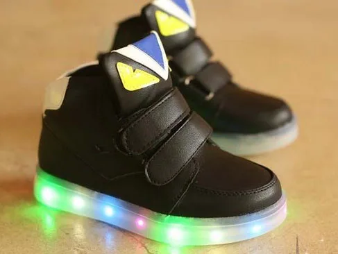 Детская светящаяся обувь со звездами; кроссовки для девочек; теннисные для мальчиков; яркие светящиеся Детские кроссовки; брендовая светящаяся обувь на плоской подошве; Enfant сапоги со светодиодной подсветкой