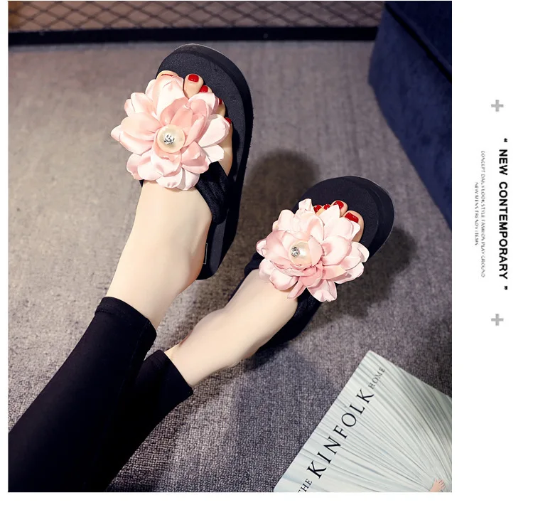 Милые вьетнамки на платформе с большим цветком; mujer; фирменный дизайн; жемчужное украшение; сандалии; женская обувь; 6 цветов; шлепанцы на танкетке с цветочным рисунком;