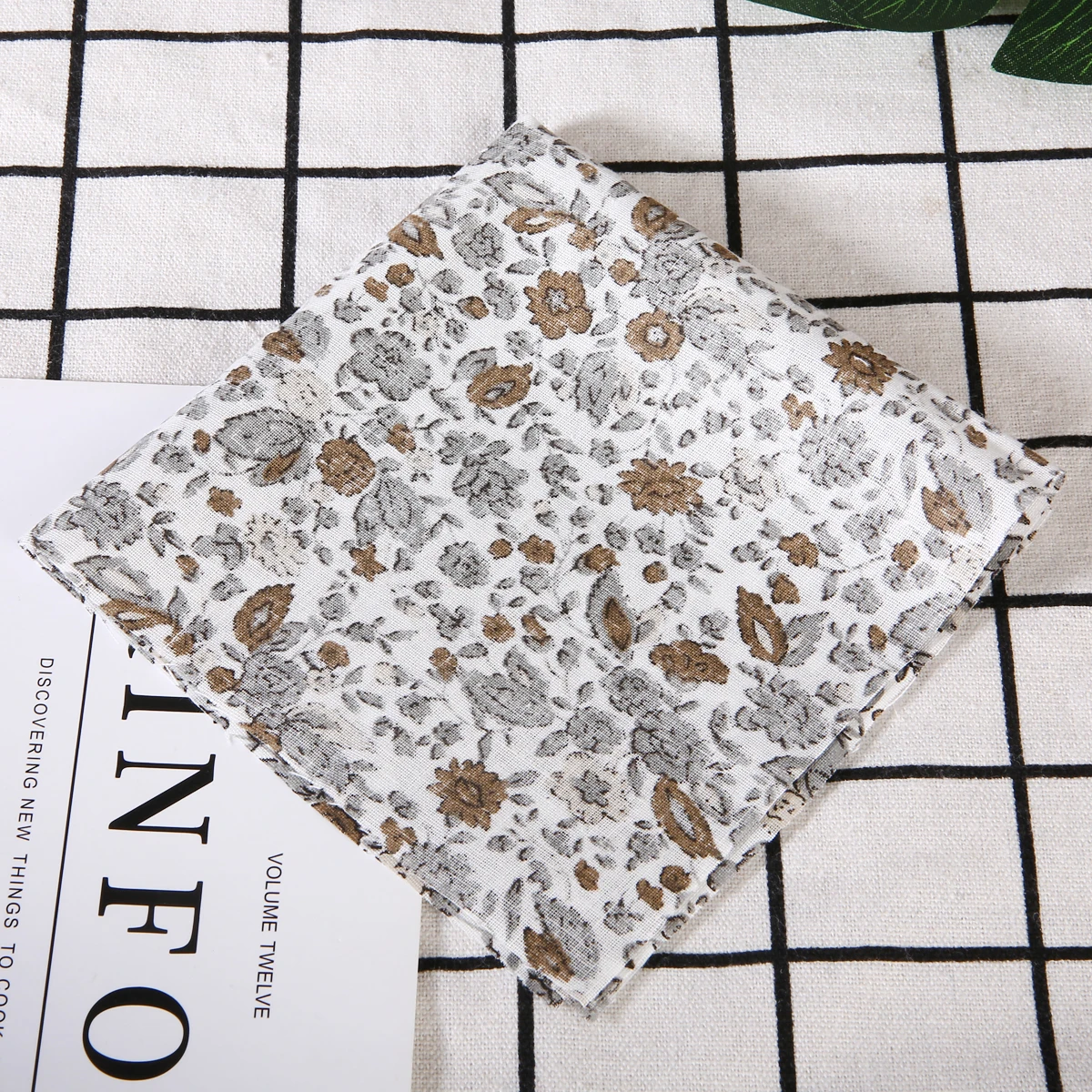 2019 New 7pcs 25x25cm Cotton Fabric Printed Cloth Sewing Quilting Fabrics for Patchwork Needlework DIY Handmade Accessories Gray