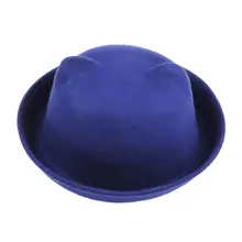 Pěkný modrý klobouk s kočičíma ušima