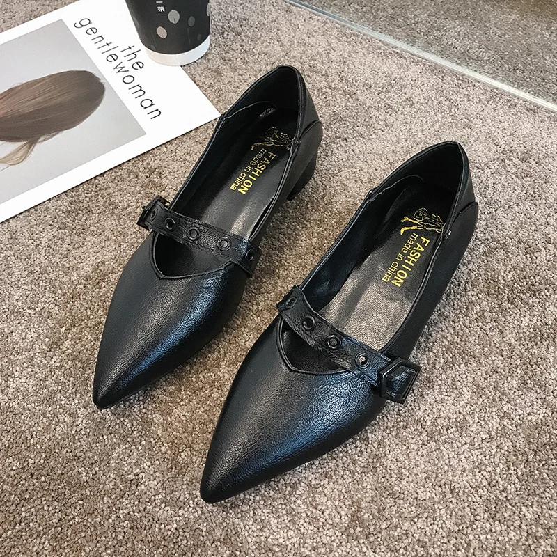Женская обувь черного цвета; осенние туфли-лодочки на низком каблуке; женская обувь года; балетная обувь для женщин; модная женская обувь без застежки с острым носком