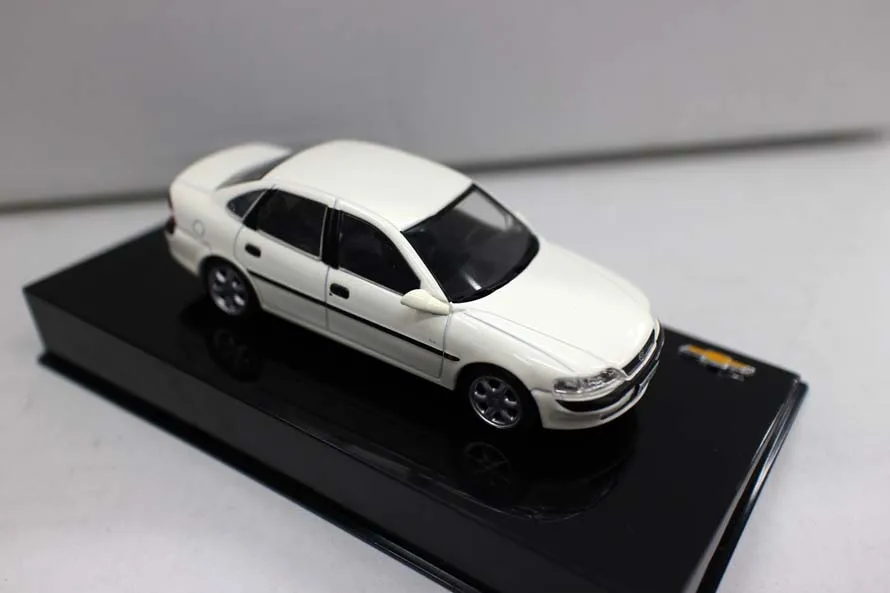 Высокая имитация Chevrolet vectra gls2.2 1998 Модель, 1:43 сплав автомобиля игрушки, металлические литья, Коллекционная модель