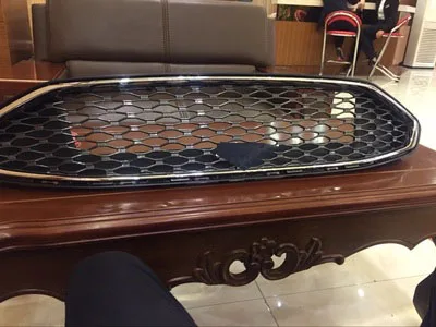 Черный с красным сотовым лаком из АБС пластика который запекает передний