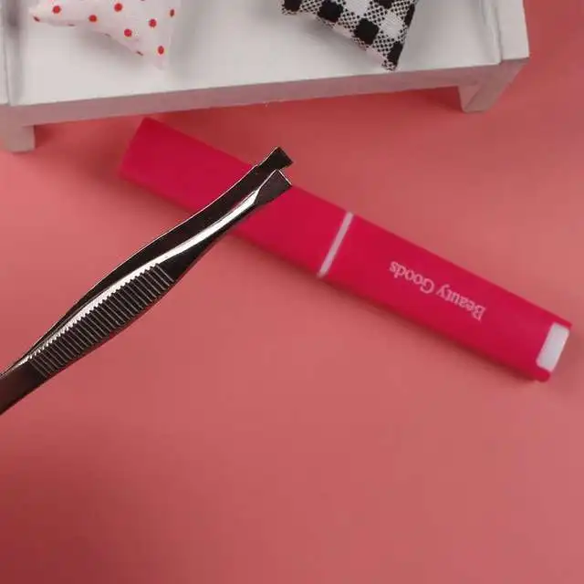 

2018 New Eyebrows Tweezer Female Exquisite Boxes Of Tweezers Eyebrow In The Must Only Beautiful Fine Stainless Steel Forceps
