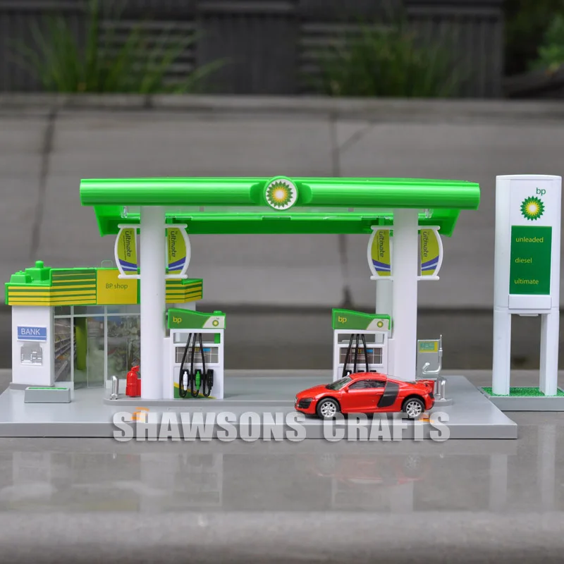 DIECAST MODEL TOY GAS PETROL SERVICE STATION WITH 164 AUDI R8 CAR