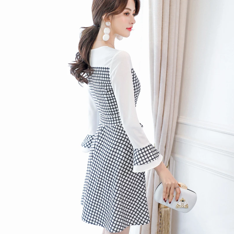 

Spring and summer new Korean version of the slim female body slim sleeves fashion wild color women dress