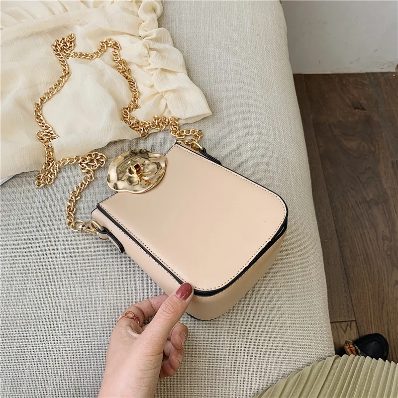 

Women Messenger Bag Summer Candy Color Handbag New 2019 Chain Small Crossbody Bag Fashion Metal Lock Retro Shoulder Bag Bolso