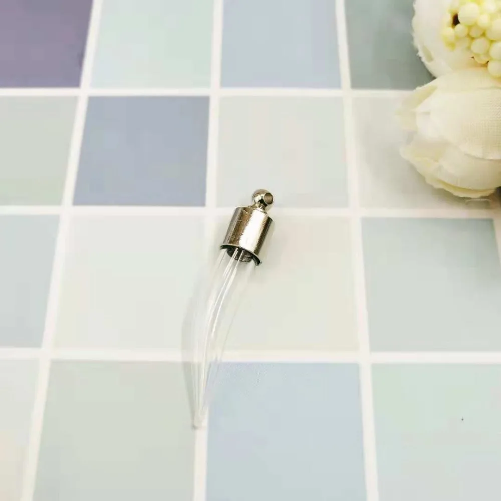 

100pcs Pepper shaped Screw cap glass rice on name writing perfume oil glass bottles Miniature Pendant Vial jewelry necklace