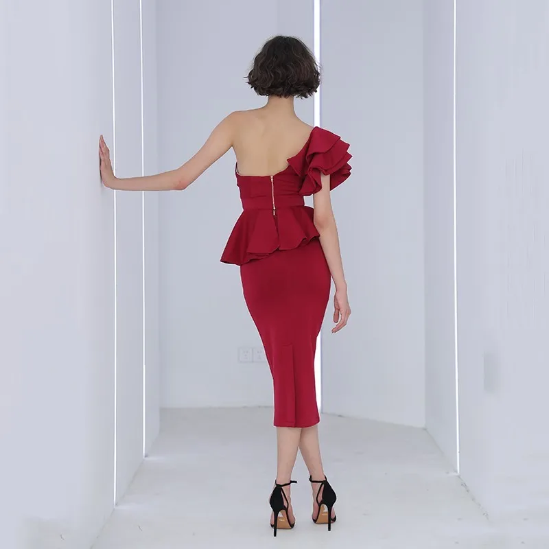 Комплект из двух предметов TWOTWINSTYLE женский короткий топ с открытыми плечами без