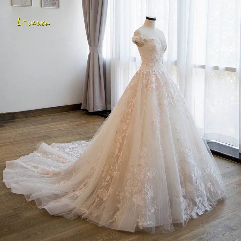 Loverxu Vestido De Noiva Сексуальная Лодка Средства ухода за кожей шеи свадебное платье принцессы 2018 Часовня Поезд аппликации из бисера Цветы Кружево свадебные платья Loverxu Vestido De Noiva Сексуальная Лодка Средства ухода за кожей шеи свадебное платье принцессы 2018 Часовня Поезд аппликации из бисера Цветы Кружево свадебные платья