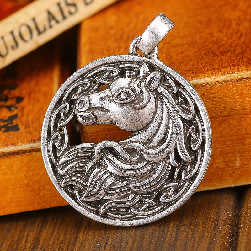 

1pc Antique Horse Head Pendant Horse Charm Irish Knot Nordic Viking New Year Gifts Jewelry