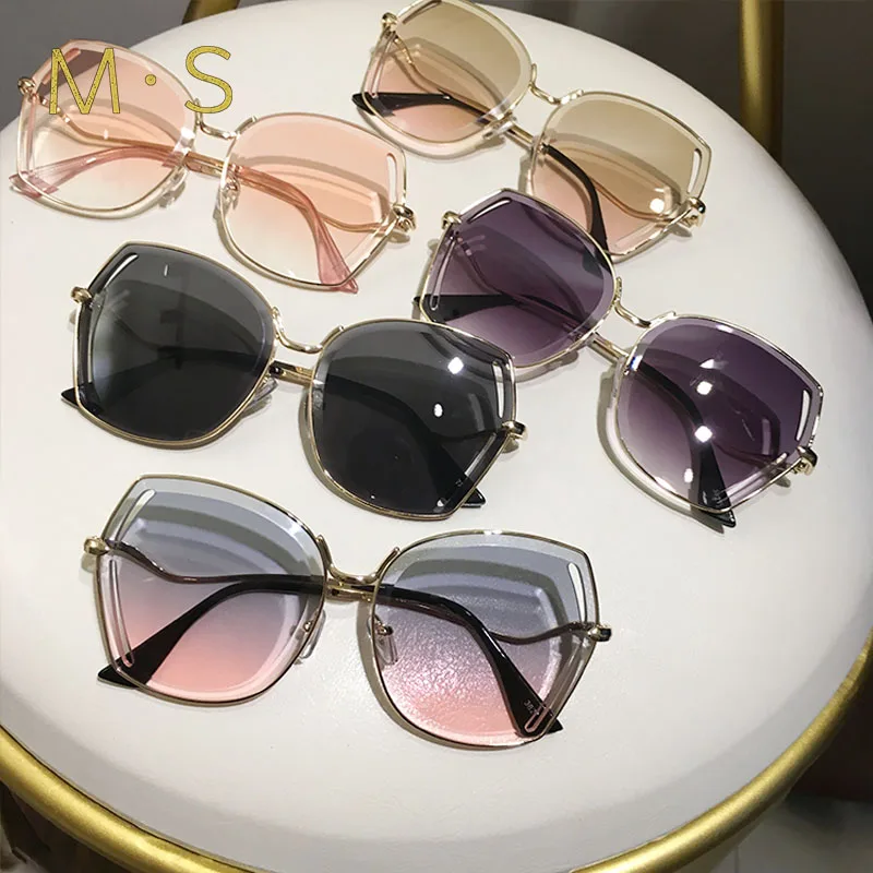 

New Arrival 2019 Women Sunglasses Pink Sun Glasses Retro Sunglasses Luxury Holographic Big Sunglasses Female Eyewear Plus Size