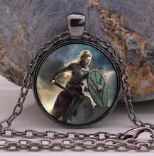 Ragnar-collar de los vikingos, colgante con escudo de Lagertha, Rollo, joyería, collar de cabujón de cristal cónico, regalos colgantes