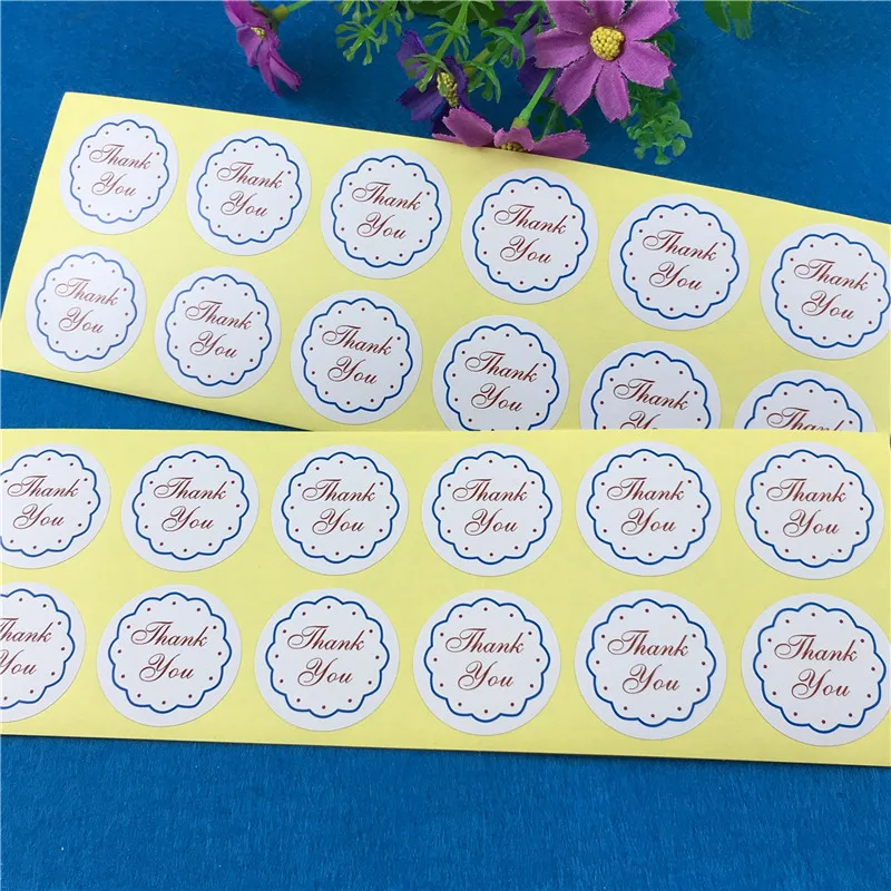 

100Pcs/Lot 3x3cm Round Flower-shaped Kraft Paper Adhesive Sticker Labels Printed Thank You Spots For Luggage Bags Gift Sticker