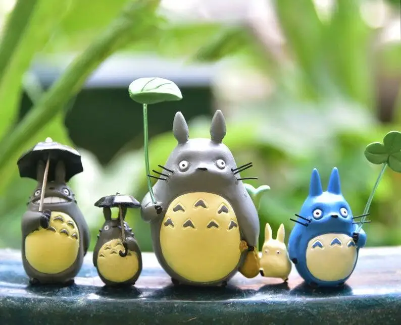 

Set of 5pcs Fairy Garden Supplies Miniature Totoro with Leaf and Umbrella Terrarium Accessories