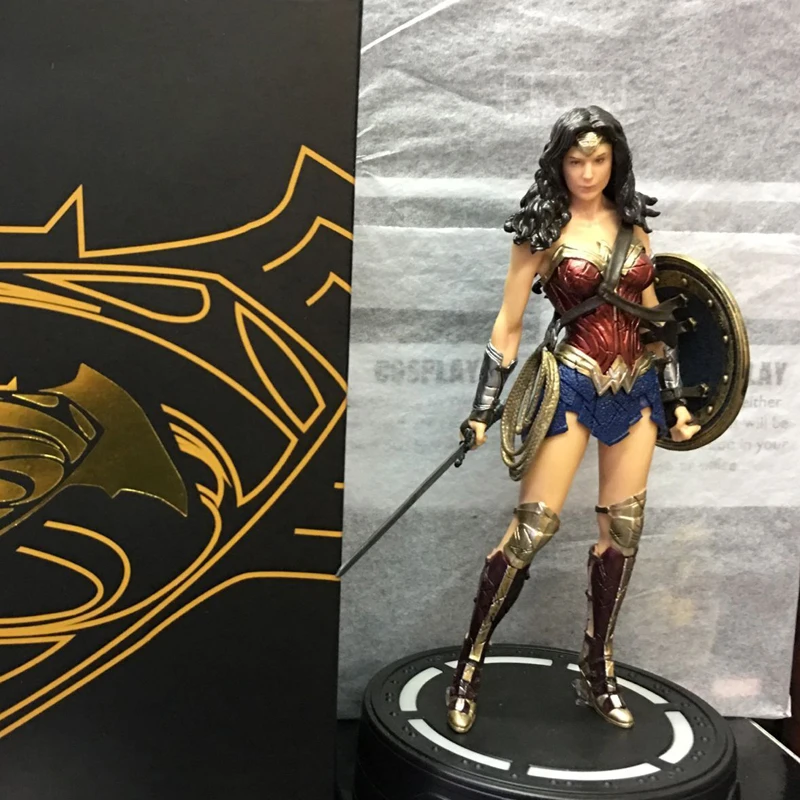 Vogue Wonder Woman Superman Batman DC Comic Film Justice League Super Hero Model Base Light Statue