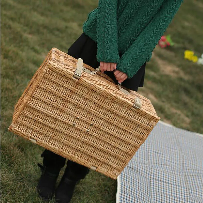 Antique Large Wicker Picnic Basket with Table Mat for 4 People Home Storage Baskets Vintage wicker Picnic Basket Set for Family