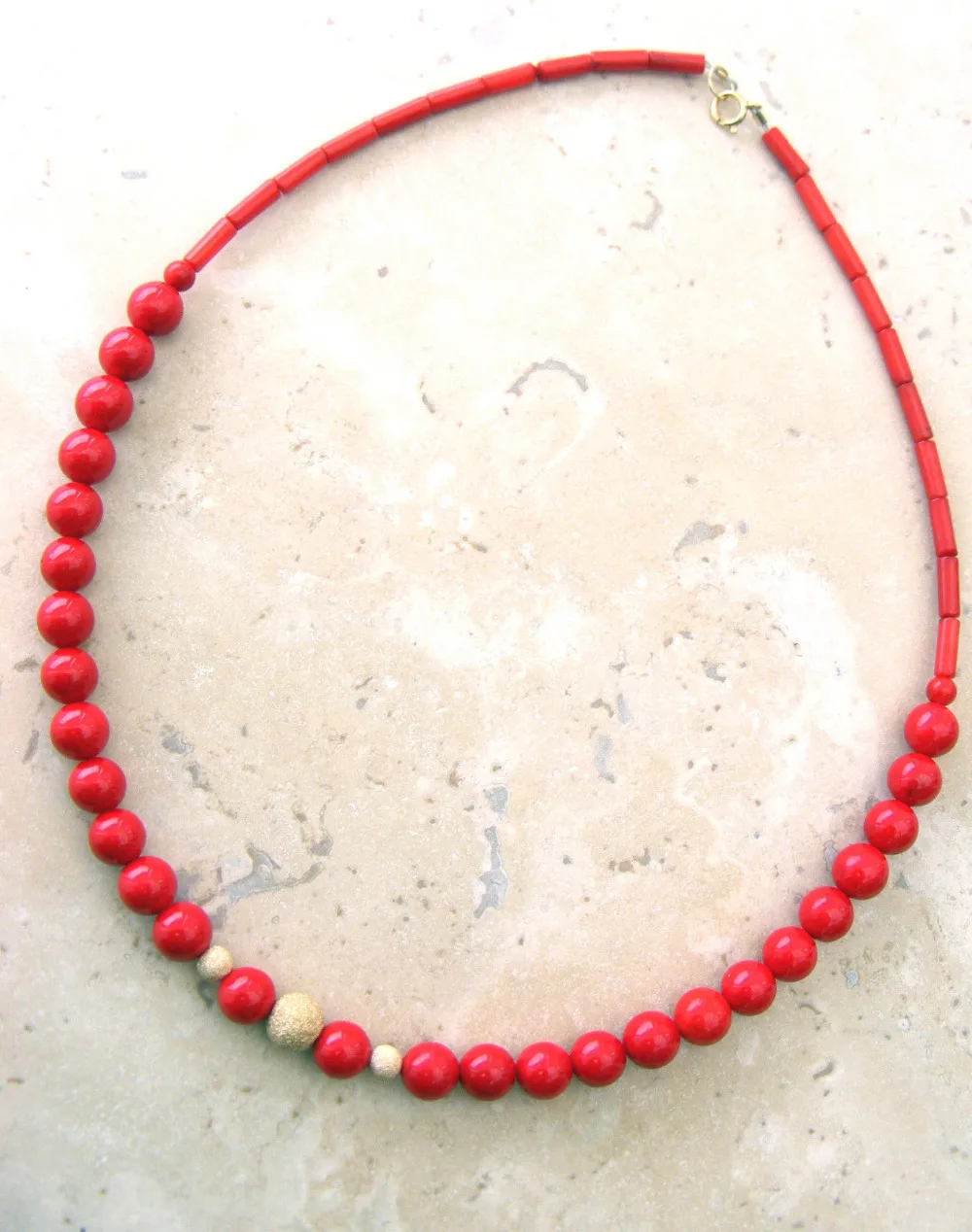 

1084 NATURAL RED CORAL GOLD FILLED NECKLACE