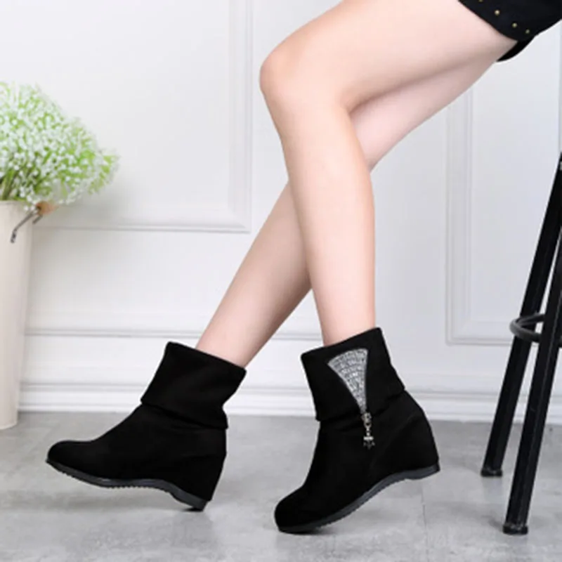 

2018 Fashion Brand Shoes Women Boots Plush Ankle Snow Boots Female High Quality Leather Warm Fur Inside Winter Shoes Botas Mujer