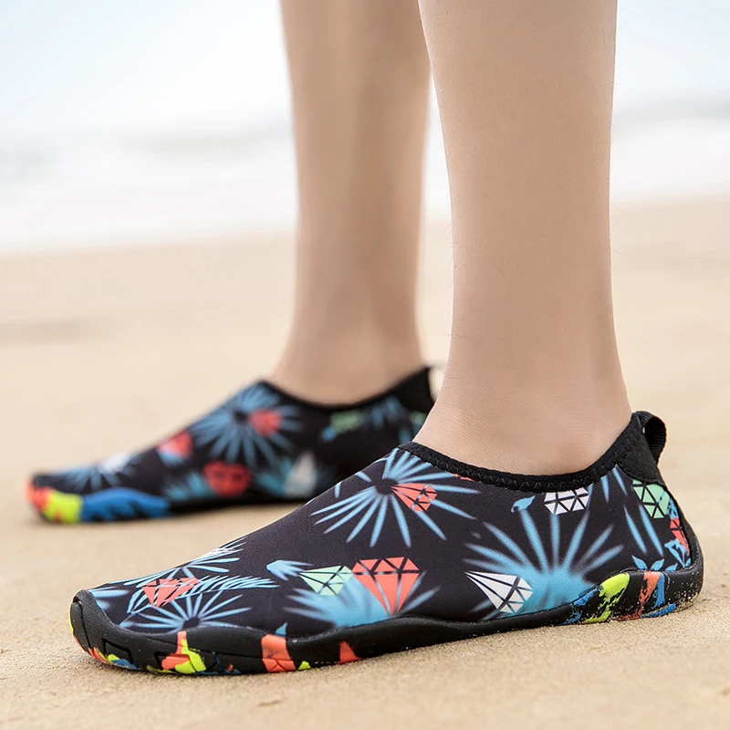 Summer Children's Beach Shoes Soft Bottom Breathable Back Stream Wading Barefoot Soft Shoes Diving Breathable Portable