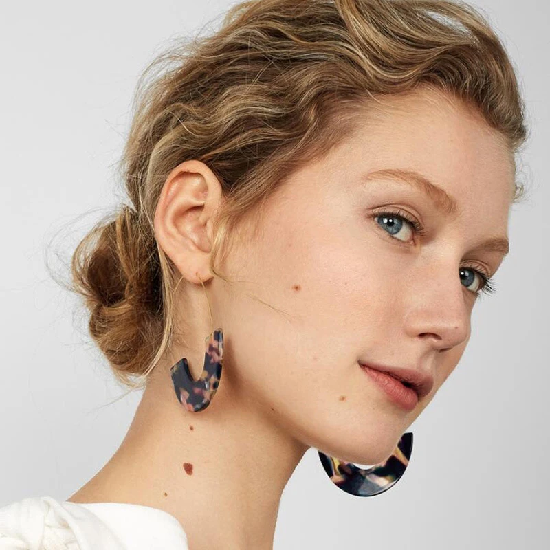

Fashion Resin U Shape Leopard Drop Earrings Boho Multicolored Leopard Print Acrylic Geometric Drop Earring For Women Jewelry
