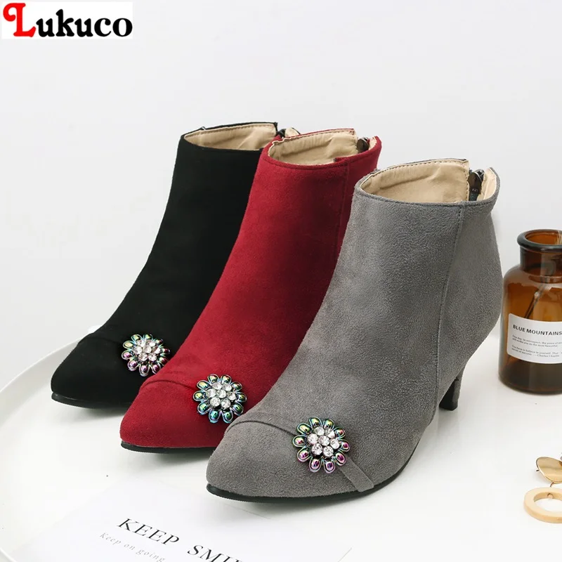 

2018 Flock Leather Winter Warm Boots Ladies Pumps Large Plus Size 43 44 45 46 47 48 High Quality Free Shipping Shoes Woman