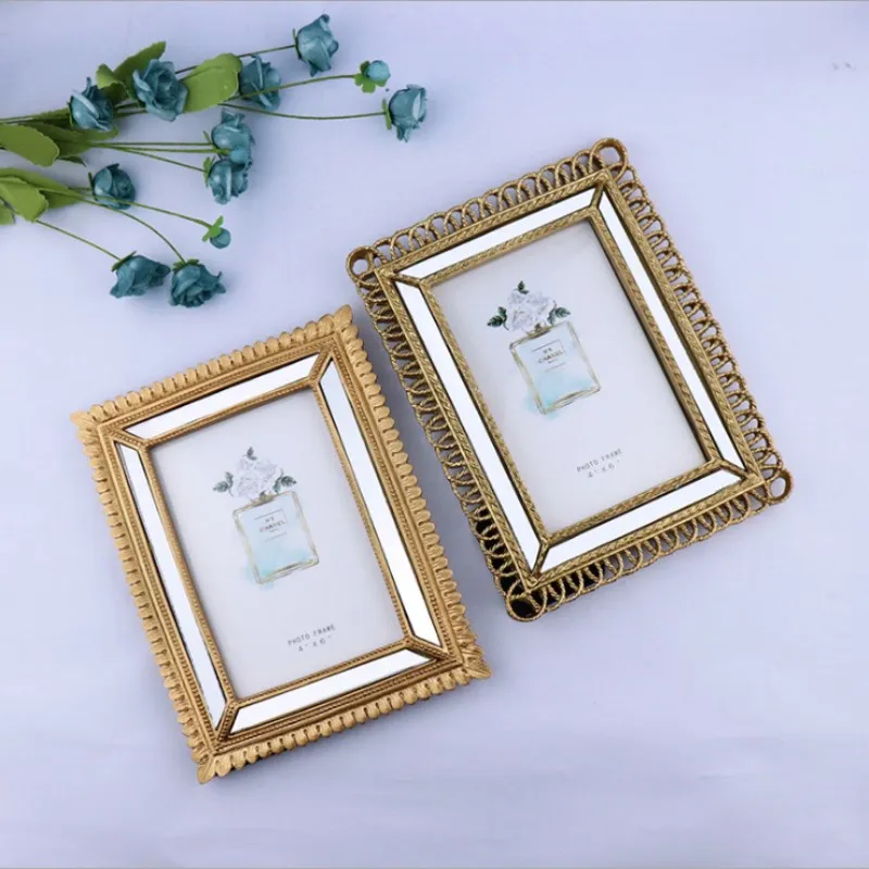 

European Retro Gold Mirror Photo Frame Set Table French Neoclassical Small Luxury Set Table Resin Picture Frame Decoration
