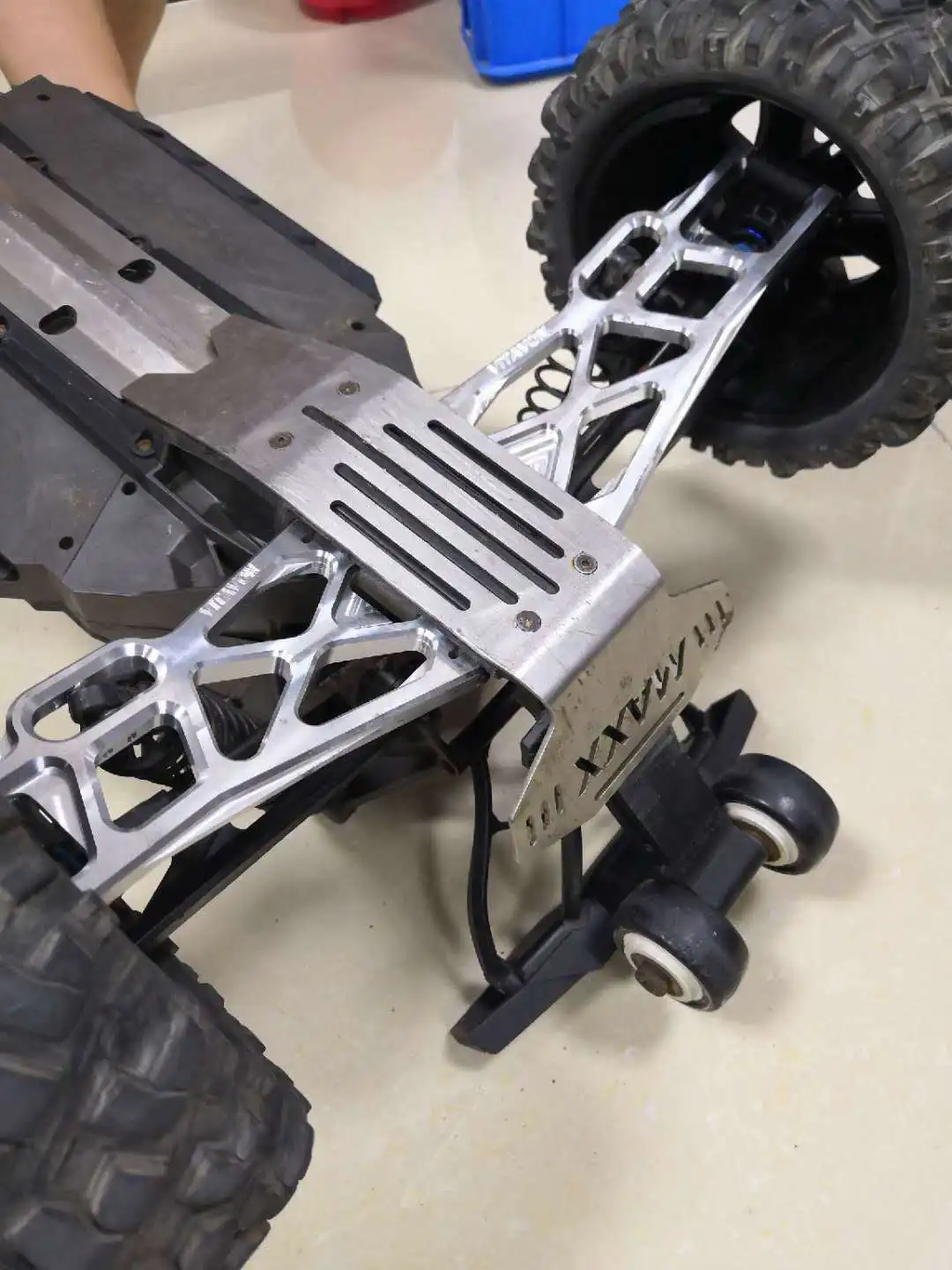 VITAVON CNC Нижняя рука (передняя/задняя) для Traxxas AX31018 высококачественный алюминий 7075 2