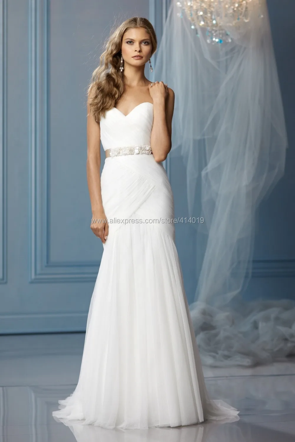 New-Arrival-Custom-Made-Sleeveless-Floor-length-White-Backless-Sexy-Wedding-Dresses-2014-New-Fashion (1)