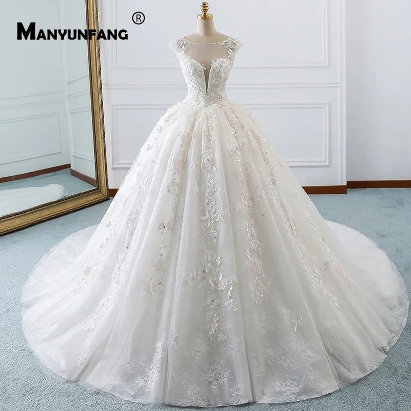 

Noivas Luxurious Wedding Ball Gowns Cap Sleeves Vestido De Novia Encaje Wedding Frocks Cathedral Train Plus Size Wedding Dresses