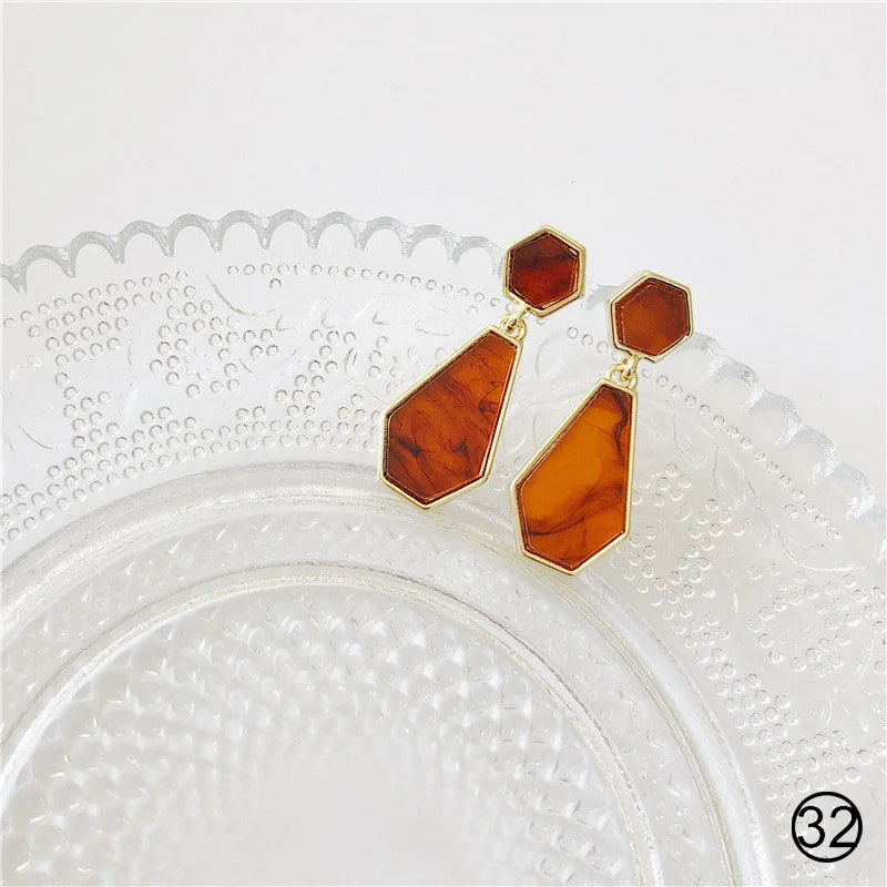d32
