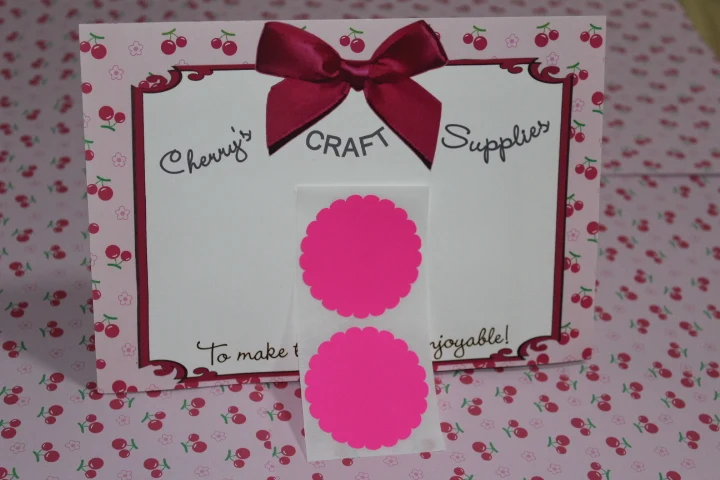 

5cm Neon pink scalloped round sticker