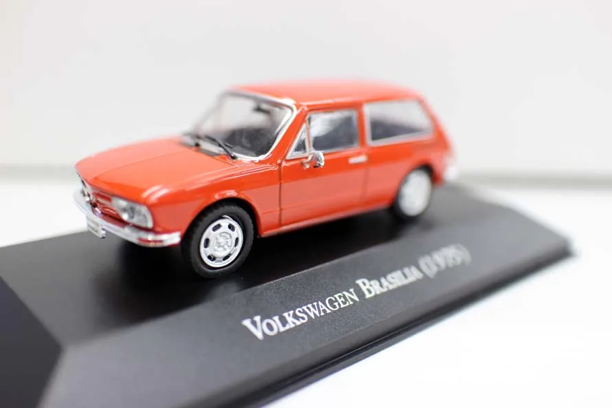 Высокая имитация BRASILIA 1975 модель автомобиля, 1:43 сплав автомобиля игрушки, металлические отливки, Коллекционная модель