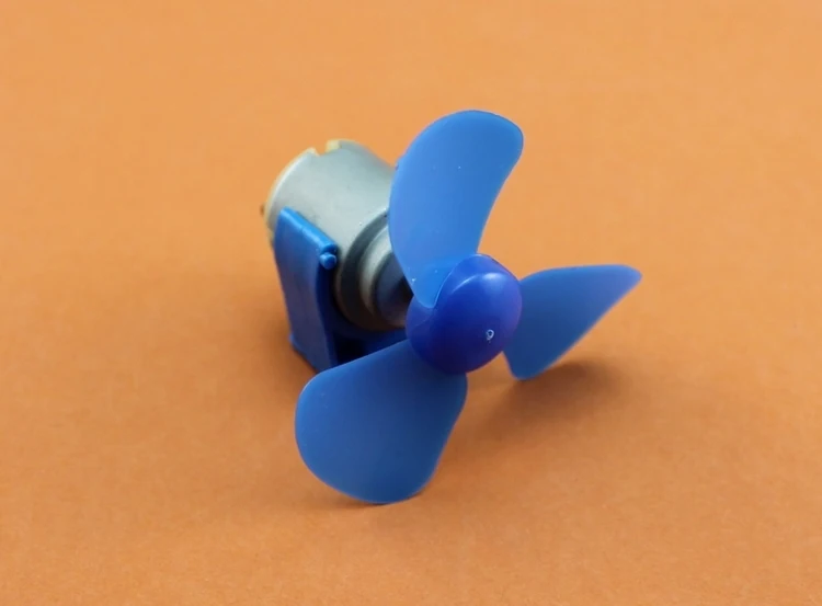 2pcs 140 small DC motor small four wheel electric fan motor + propeller