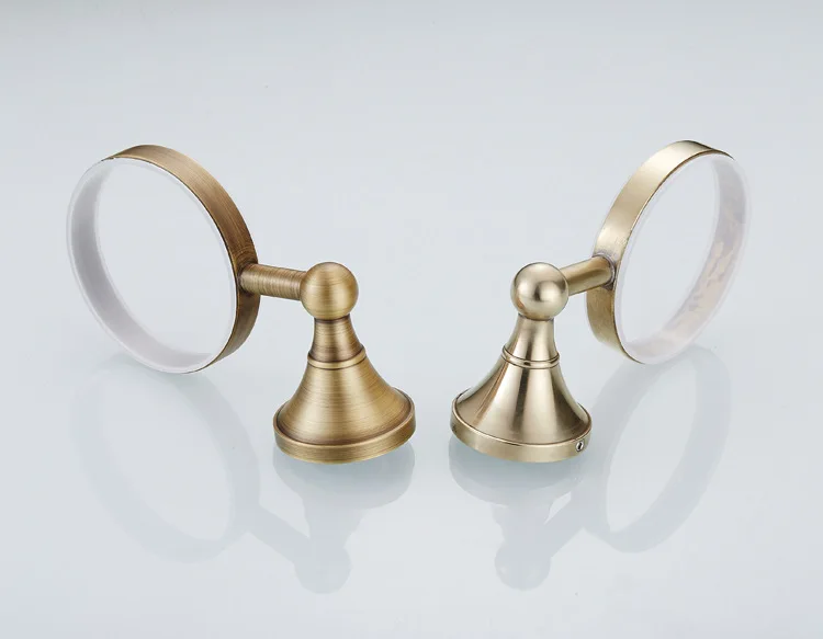 impeu de toilette avec en laiton collection minimaliste montage mural pour gain place 04