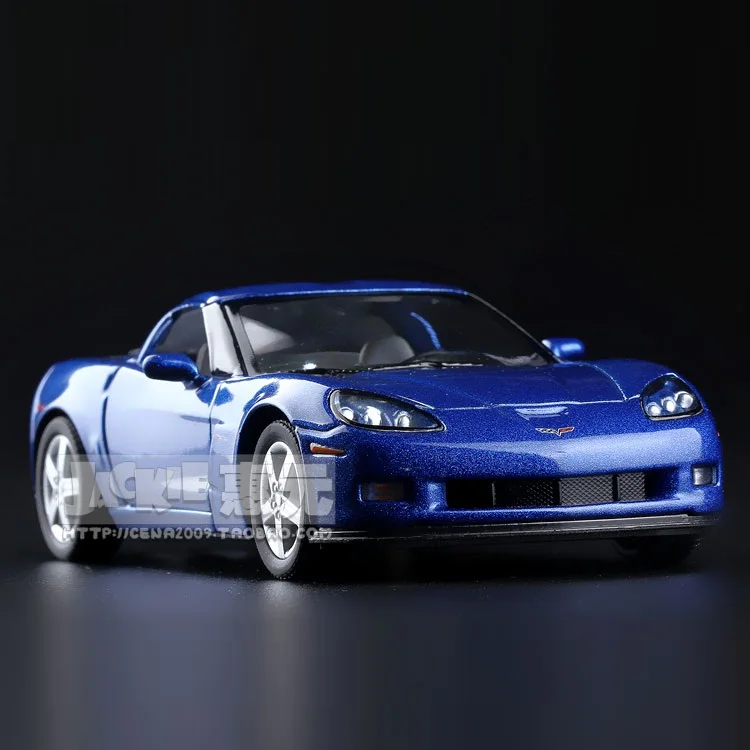 Высокая имитация изысканных Diecasts и игрушечных автомобилей: Kinsmart Стайлинг