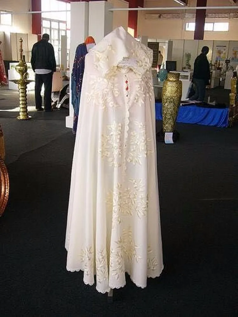 High-Quality-Bridal-Cap-Wedding-Gown-Jacket-Long-Embroidery-Satin-Robe-Islamic-Hijab-Wedding-Dress (1)
