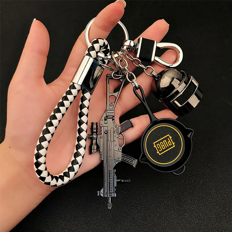 Alta calidad PUBG armas Mini modelo Metal llaveros mochila Pan juguete del coche hombres colgante llaveros titular baratijas llavero