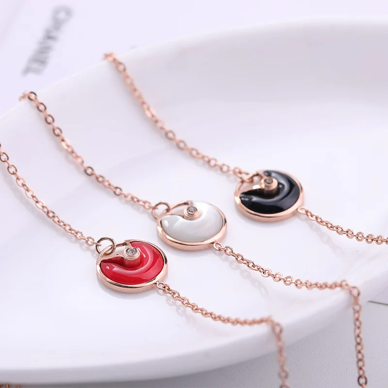 

Red/Black/White Shell Crystal Fan Charm Female Bracelet Titanium Stainless Steel Rose Gold Color Women Hand Chain Bangle Jewelry