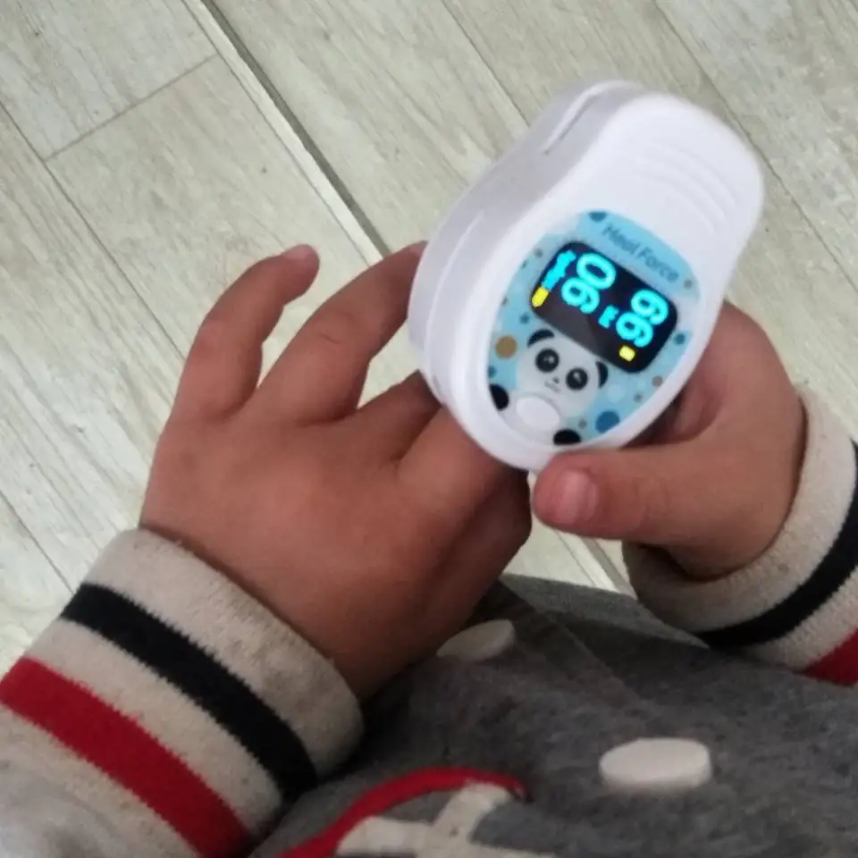 

10pcs Cute Panda Oximeter Pediatric Use 1-12 years OLED Fingertip Pulse Rate BPM Blood Oxygen Saturation High Quality Material