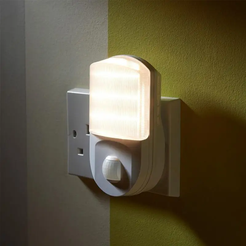 

EU Plug Infrared 9 LED Night Light Socket PIR Human Body Motion Sensor Lamp Hallway Bedroom AC 220V White Drop Shipping #0908