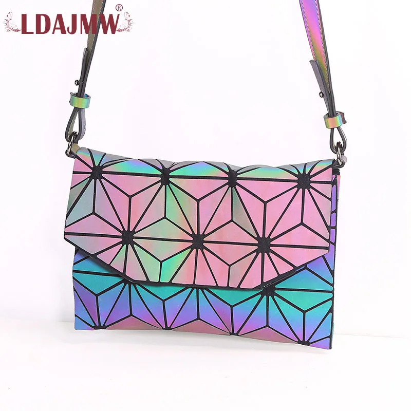 

LDAJMW 2018 New Fashion Woman Bag Luminous Sequins Mirror Plain Folding Tote Aslant Laser Geometry Shoulder Package