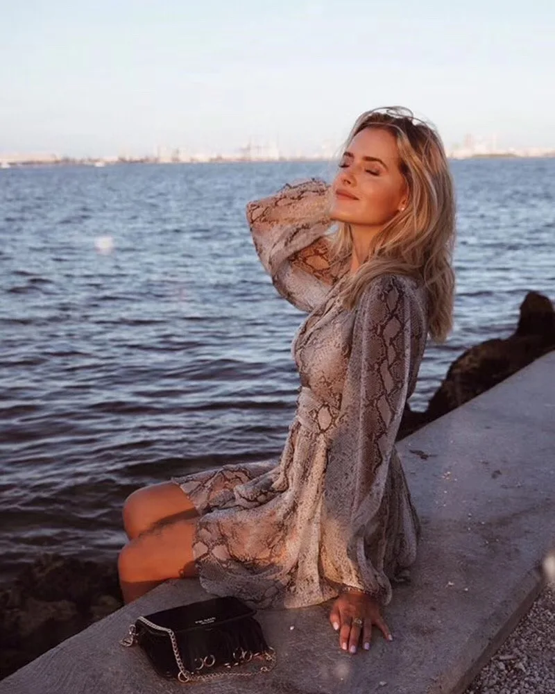 

EXCOSMIC Women's Beach Deep V-Neck Bohemian Pattern Print Elegant Jumpsuit Embroidery Leg Shorts Beach Casual Jumpsuit