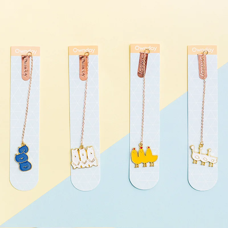 

4 Pcs/Set Cute Three Cats and Chicken Metal Pendant Bookmark Cartoon Book Holder Gift Stationery